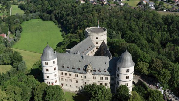 Luftaufnahme der Wewelsburg im Sommer 2021
